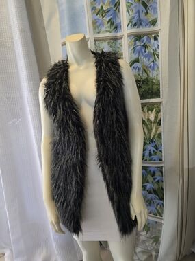 BLACK - Black White Shaggy Faux Fur Vest Open Front Size M Speckled Rock & Roll